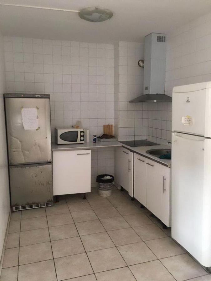 Lori Hostel Bobigny Buitenkant foto